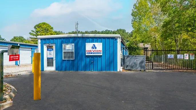 Front office of 1683 FORT CAMPBELL BLVD Clarksville, TN 37042 self storage facility