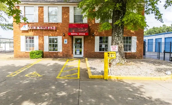 Image of Devon Self Storage Exterior Office