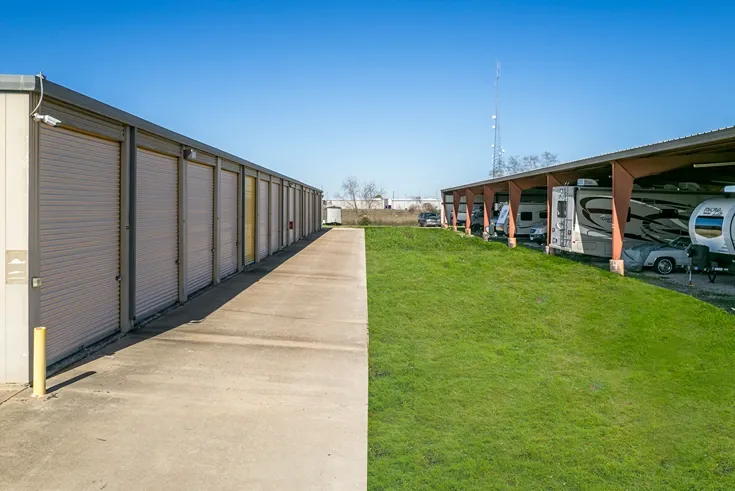 Devon Self Storage in Katy, TX exterior and parking storage