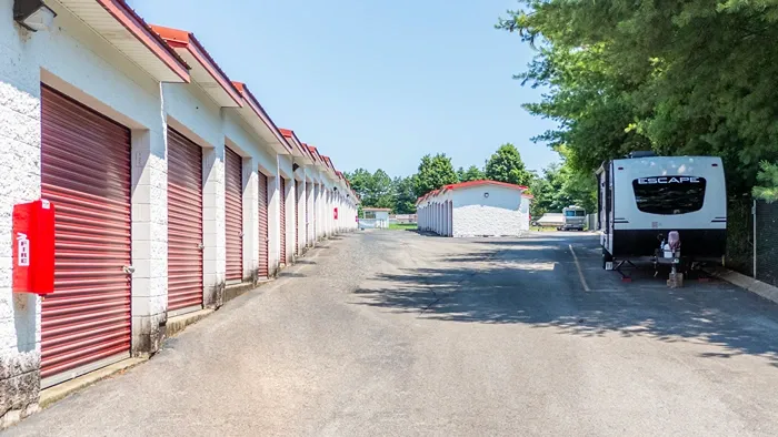 Devon Self Storage in Old Hickory, TN exterior parking and drive up
