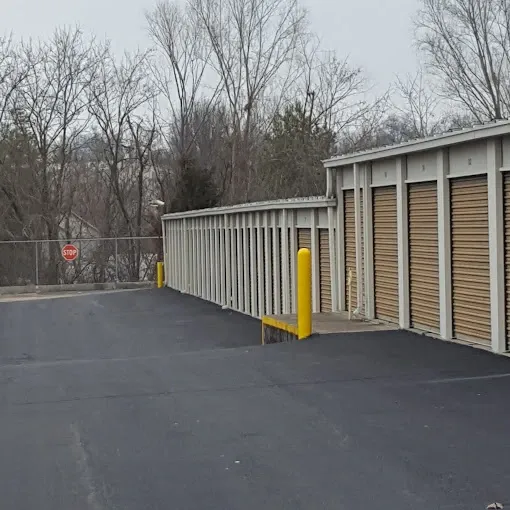 Self Storage in Cape Girardeau, MO on 1678 Kingsway Drive, outdoor storage units
