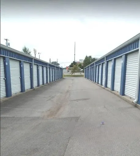 Self storage facility at 1683 FORT CAMPBELL BLVD Clarksville, TN 37042