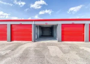 Drive up storage unit open Kissimmee, FL