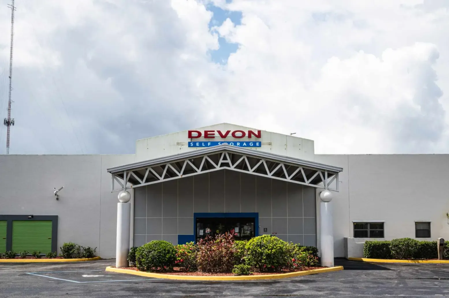 Exterior of Devon Self Storage in Port St. Lucie.