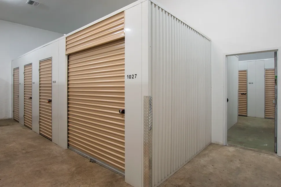 Indoor storage units Gulfport, FL.