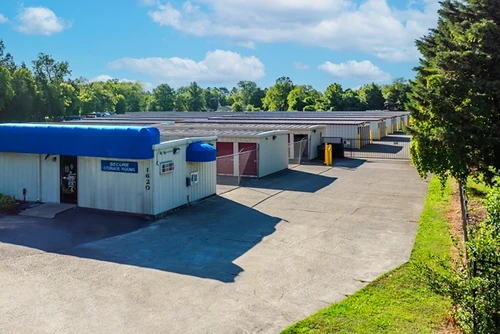 Devon Self Storage - 9009 - Murfreesboro storage facility exterior view