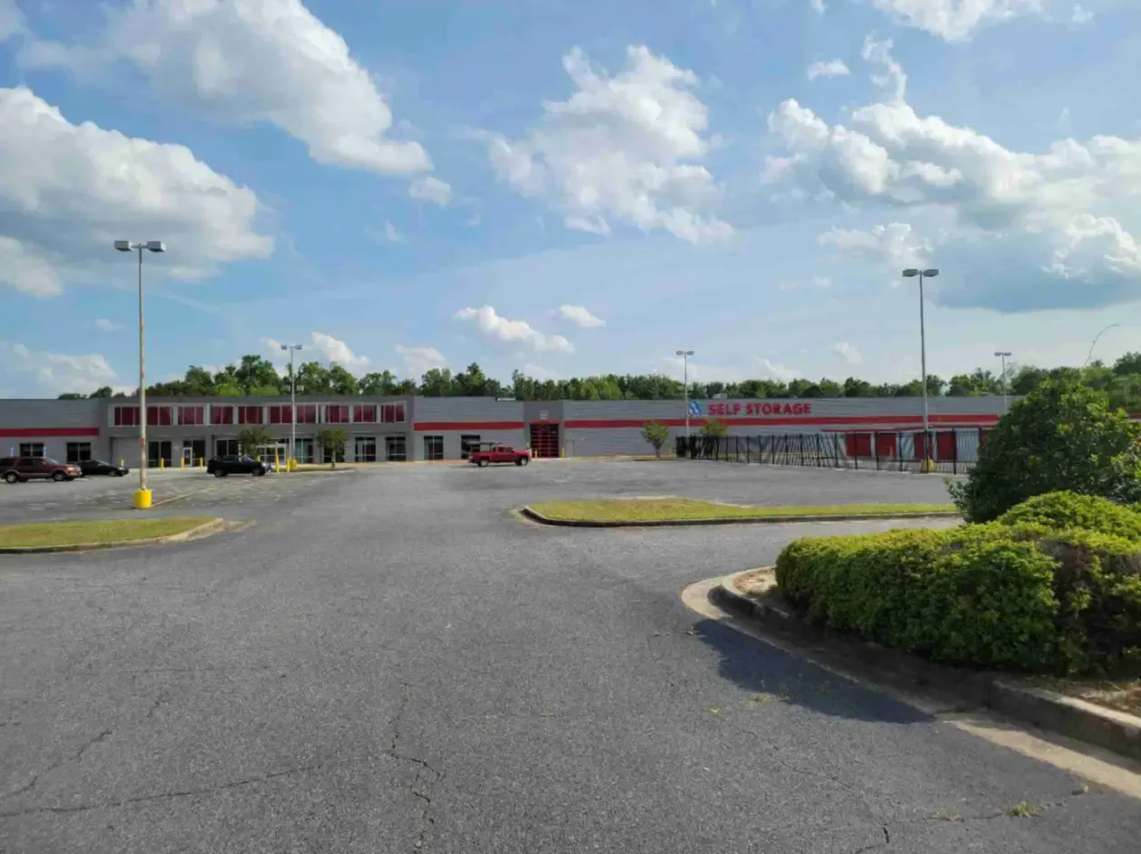 Exterior of Devon Self Storage in Macon.