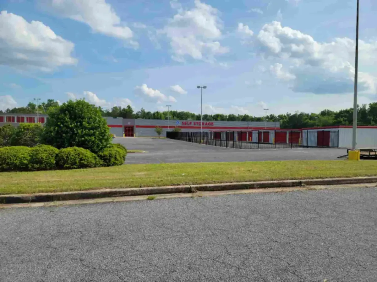 Exterior of Devon Self Storage in Macon.