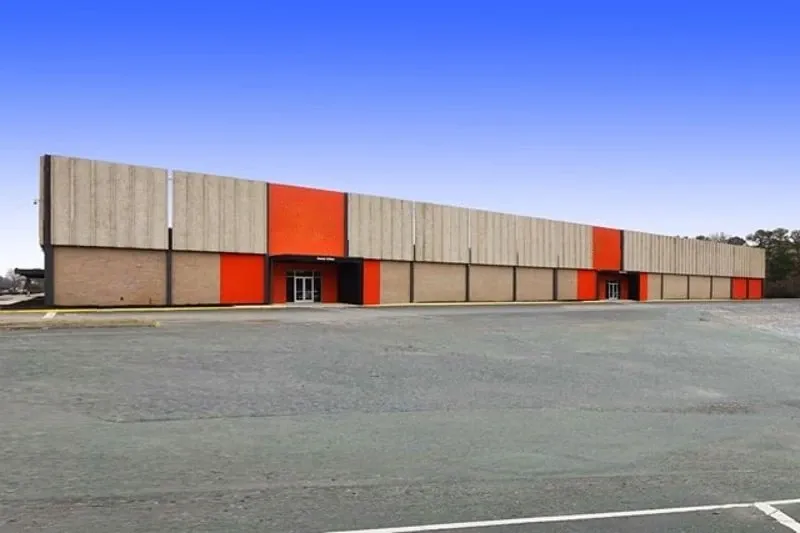 Self Storage Memphis Tennessee at Devon Self-Storage - 1215 Shelby, exterior view